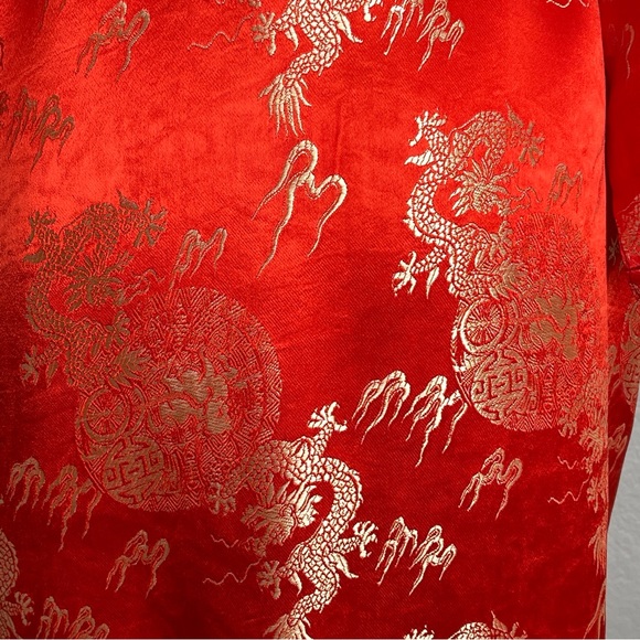Size: M Red Dragon Robe Size MTraditional Chinese StyleIn excellent Pre-own